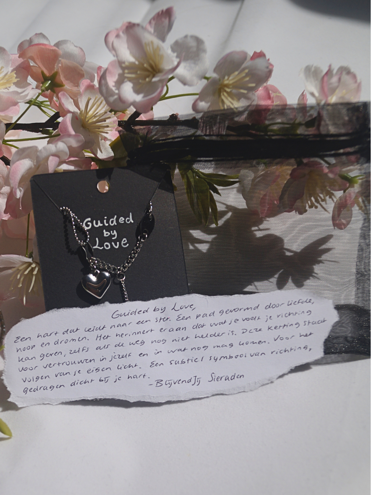 Guided by love - Ketting