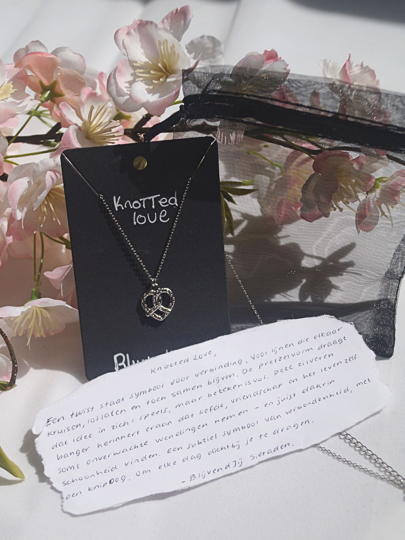 Knotted Love - ketting