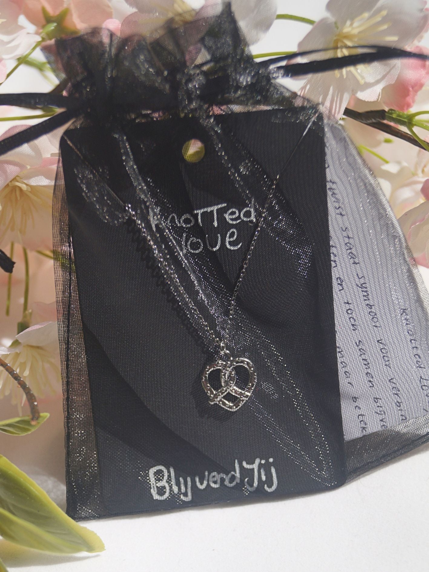 Knotted Love - ketting