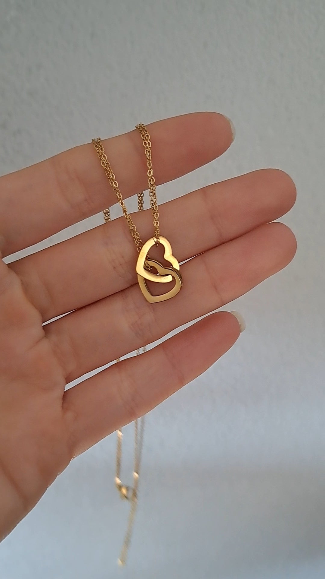 Gift of Love: Infinite Embrace - kettingen