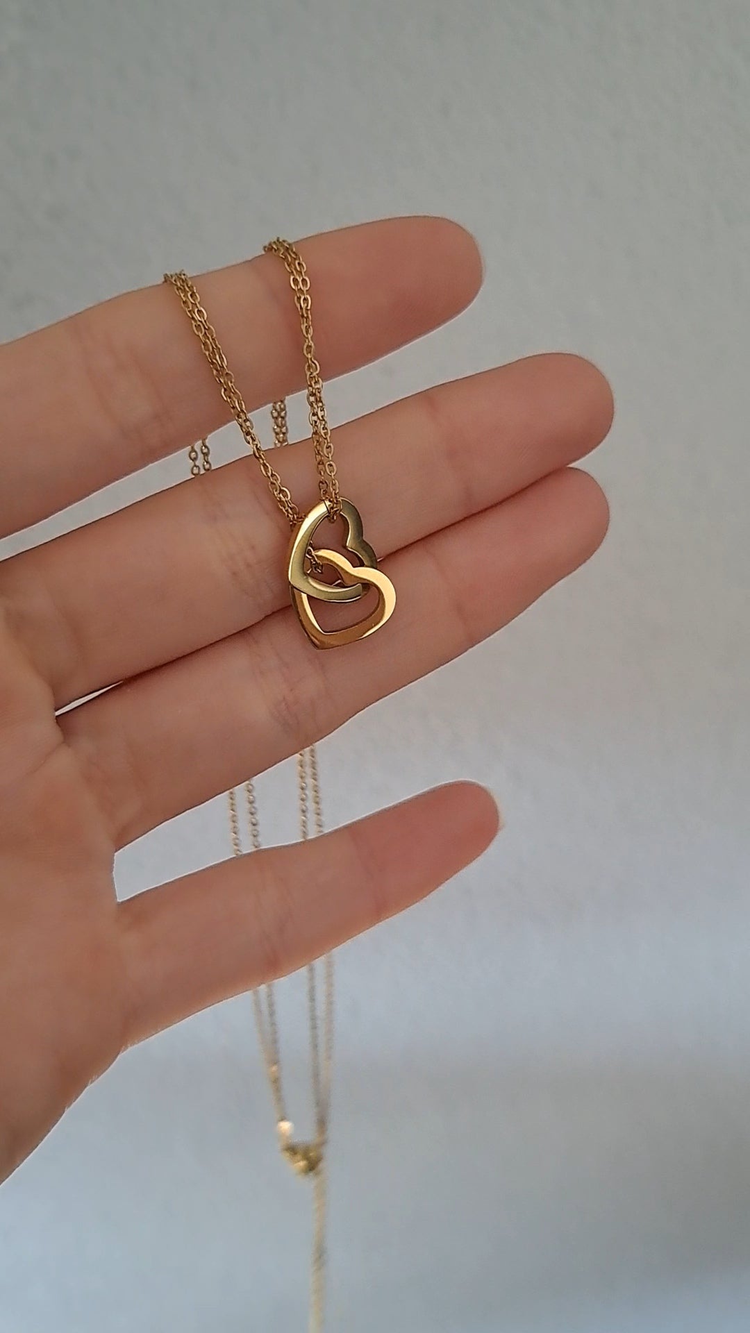 Gift of Love: Infinite Embrace - kettingen